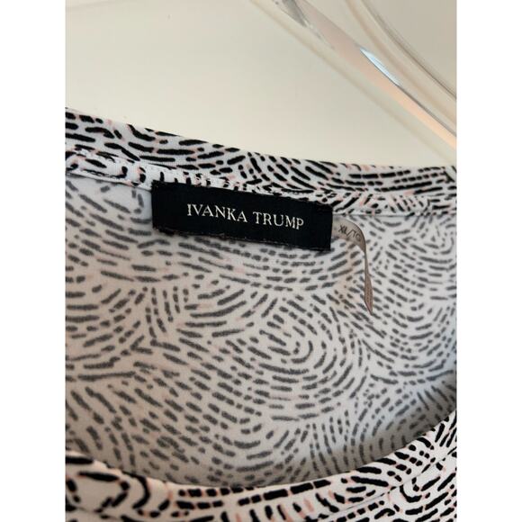 Ivanka Trump Short Sleeve Black and White Patterned Blouse Size XL - Picture 3 of 9